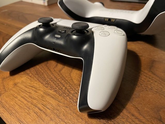 PS5 con caja, juegos y suscripción PS+ Premium