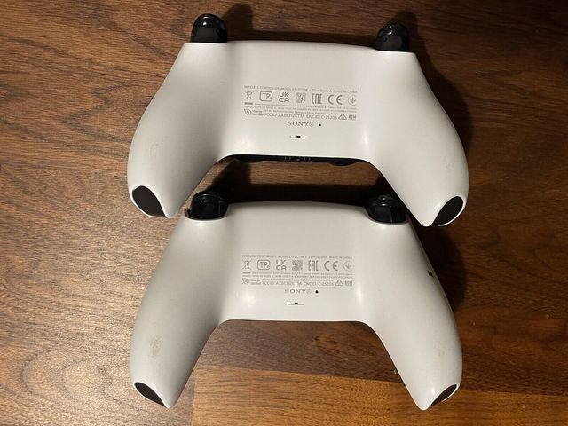 PS5 con caja, juegos y suscripción PS+ Premium