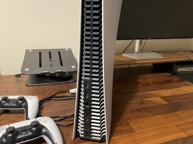 PS5 con caja, juegos y suscripción PS+ Premium