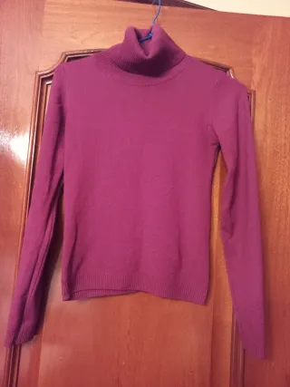 Jersey cuello alto morado