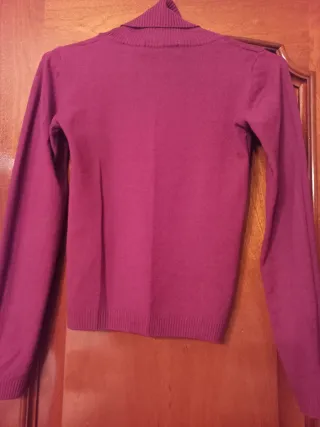 Jersey cuello alto morado