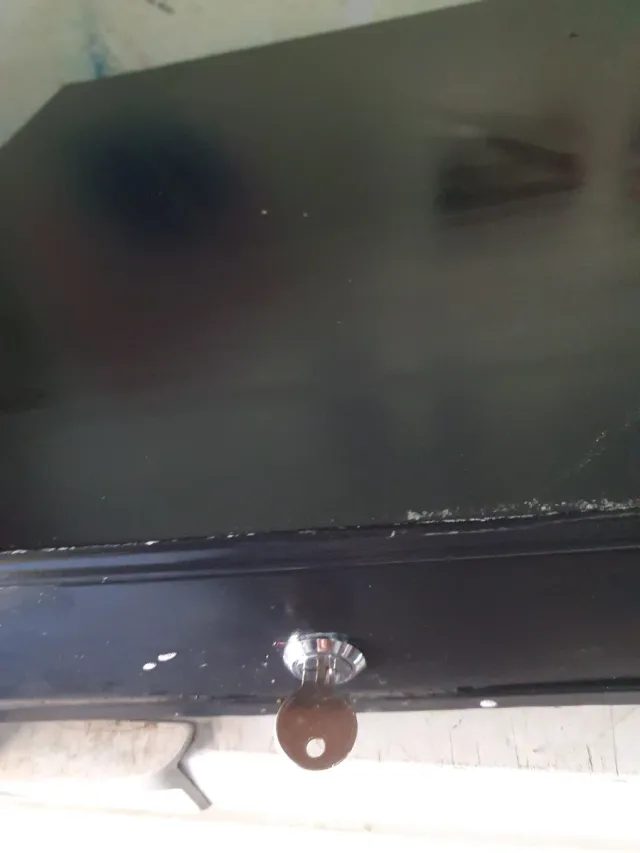 Scatola per banconote con chiave