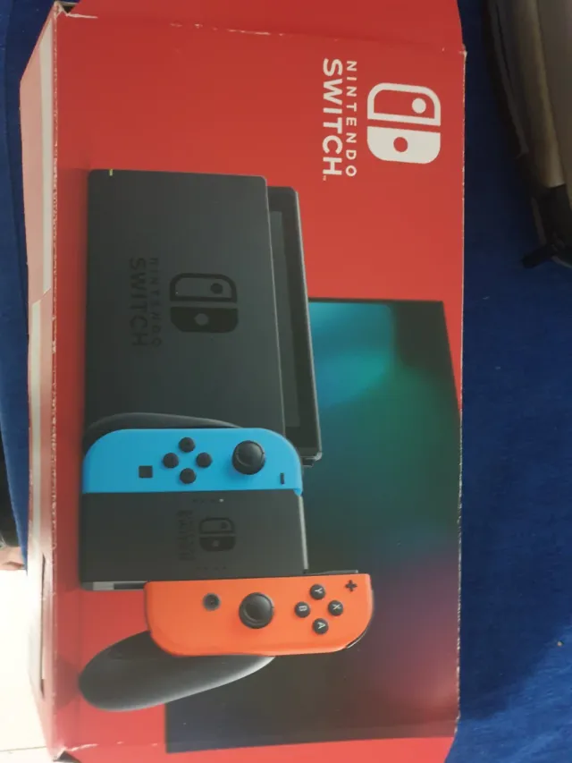 Nintendo Switch con caja