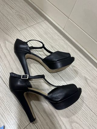 Zapatos de piel negros talla 39