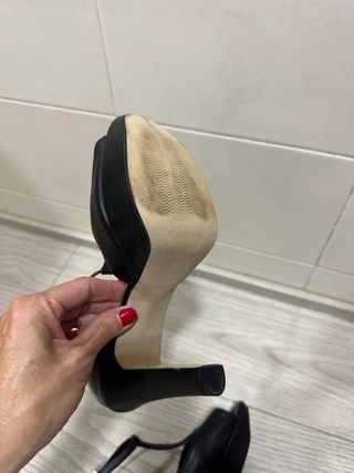 Zapatos de piel negros talla 39