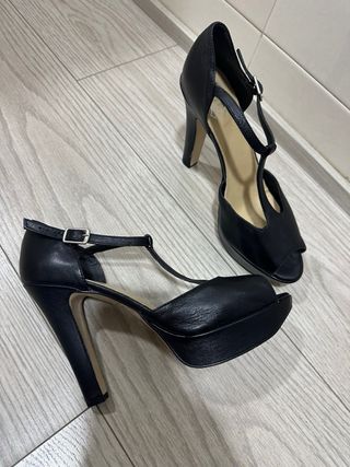 Zapatos de piel negros talla 39