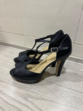 Zapatos de piel negros talla 39