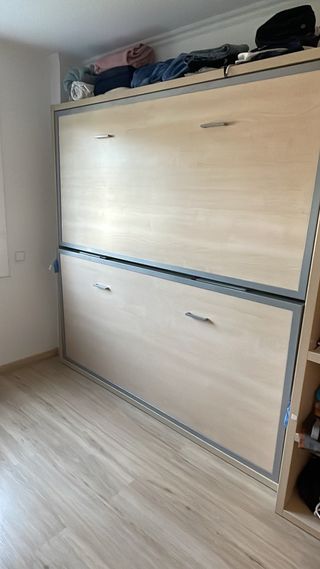 Litera metálica y de madera