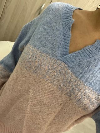 Maglione vintage sfumato blu e rosa