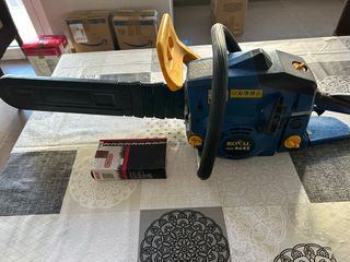 Motosierra Royal RBK 4645 poco uso mas una cadena