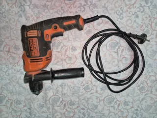Taladro Black+Decker con mango