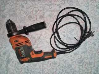 Taladro Black+Decker con mango