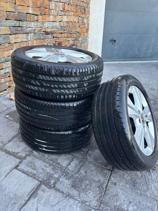 Llantas Mercedes 4uds 90%  uso Michelin