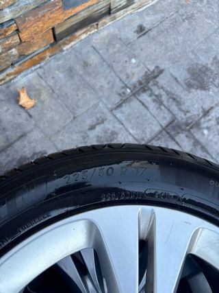 Llantas Mercedes 4uds 90%  uso Michelin