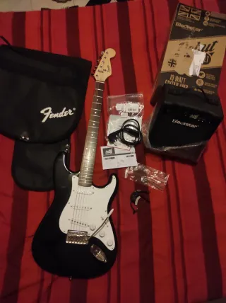 Set Guitarra Fender Squier + Amplificador y extras