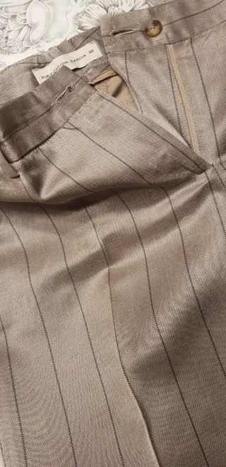 Traje Purificación García gris rayas