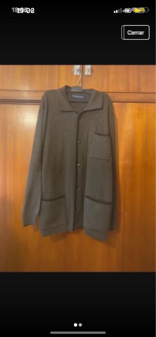 Chaqueta de lana marrón y negra