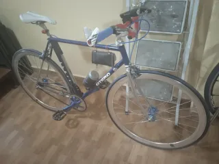 Bicicleta carretera fixie azul .personalizada