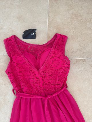 Vestido largo fucsia con cinturón
