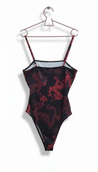 Body tirantes finos dragones rojo y negro