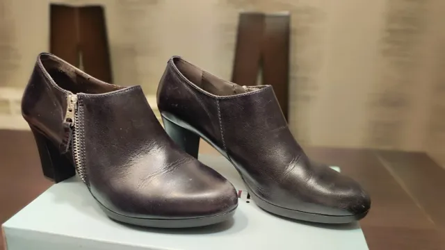 Zapatos abotinados de piel negros con cremallera
