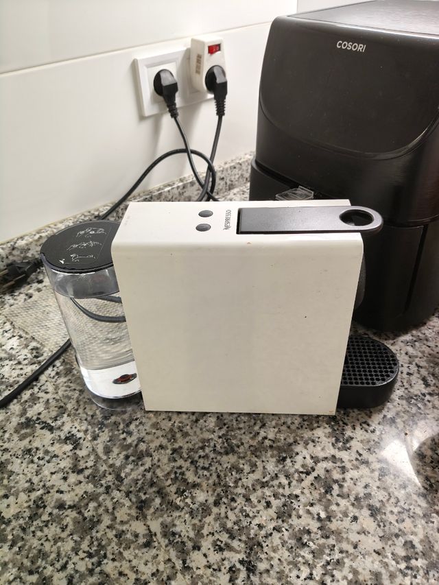 Cafetera Nespresso Blanca