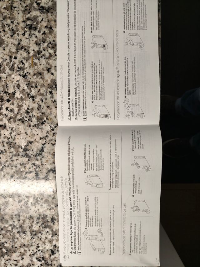 Cafetera Nespresso Blanca