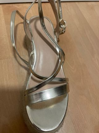 Sandalias doradas plataforma