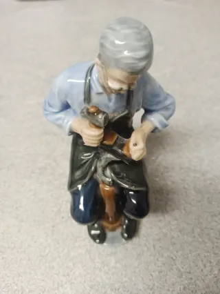 Figura Zapatero Porcelana