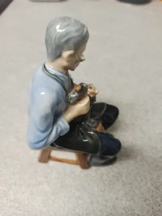 Figura Zapatero Porcelana