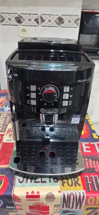 Cafetera DeLonghi Magnifica S Semiautomática