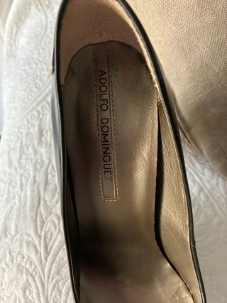Zapatos de tacón Adolfo Domínguez negros