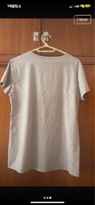 Camiseta gris estampado tacones