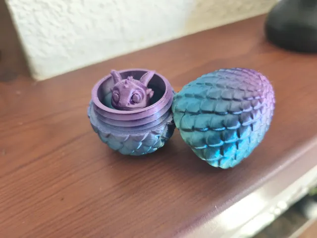 Ovo Bebê Dragão 3D