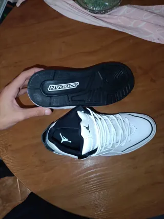 Zapatillas Jordan Courtside 23 Blancas/Negras