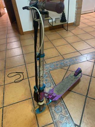 Patinete morado