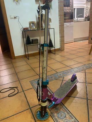 Patinete morado