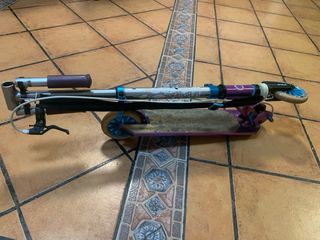 Patinete morado