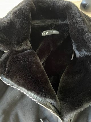 Chaqueta Zara ante y pelo negra