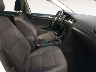 Volkswagen Golf Advance