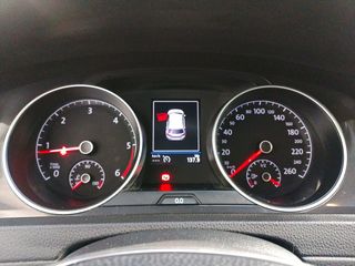 Volkswagen Golf Advance
