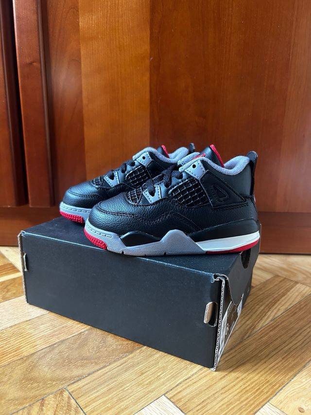 Jordan 4 Bebé Negro y Rojo