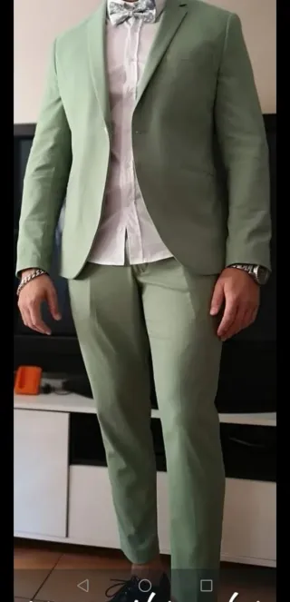 Traje verde claro emblems
