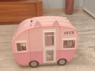 Caravana Na Na Na Surprise y muñeca  Kitty cat