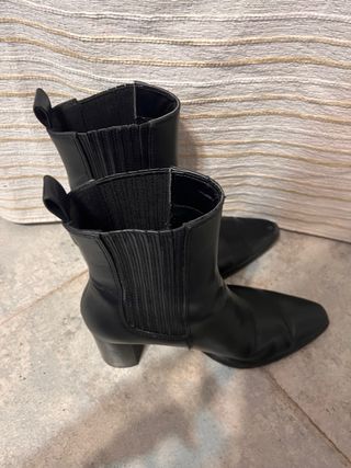 Botines negros tacón