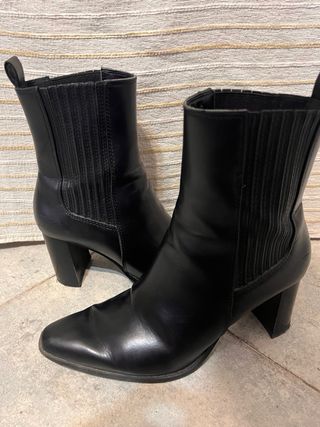 Botines negros tacón
