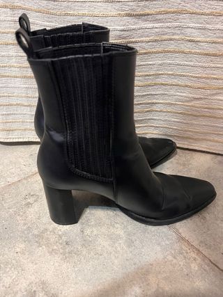 Botines negros tacón