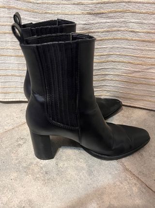 Botines negros tacón