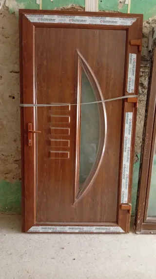 Puerta PVC y ventana PVC + puerta de rocho roble 