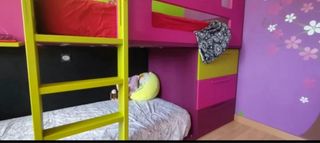 Litera infantil castillo rosa y verde